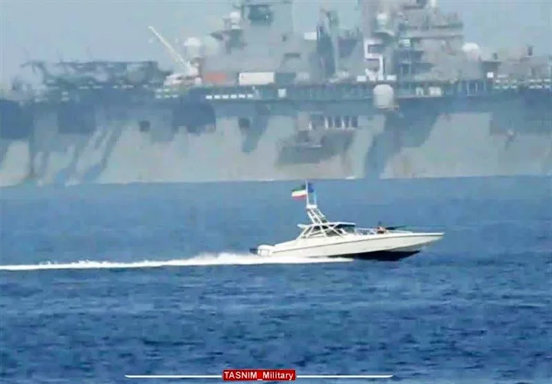 IRGCN Issues Warning to US Warship in Strait of Hormuz