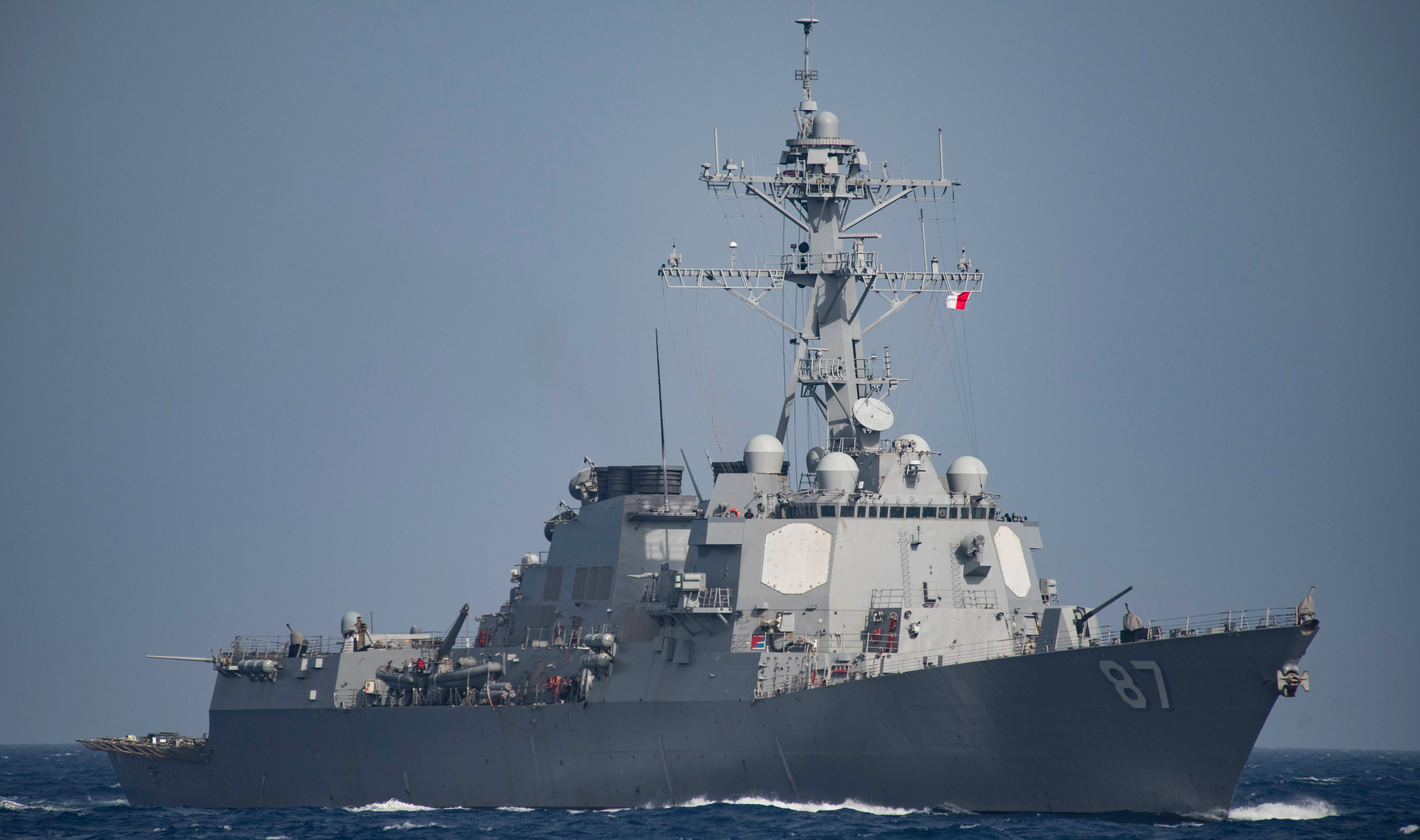 Houthis launch ballistic missiles toward USN Guided-Missile Destroyer 