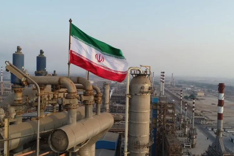 Iran's Gas, electricity Debt Settled; Petrochemical Exports Reach $61 Billion