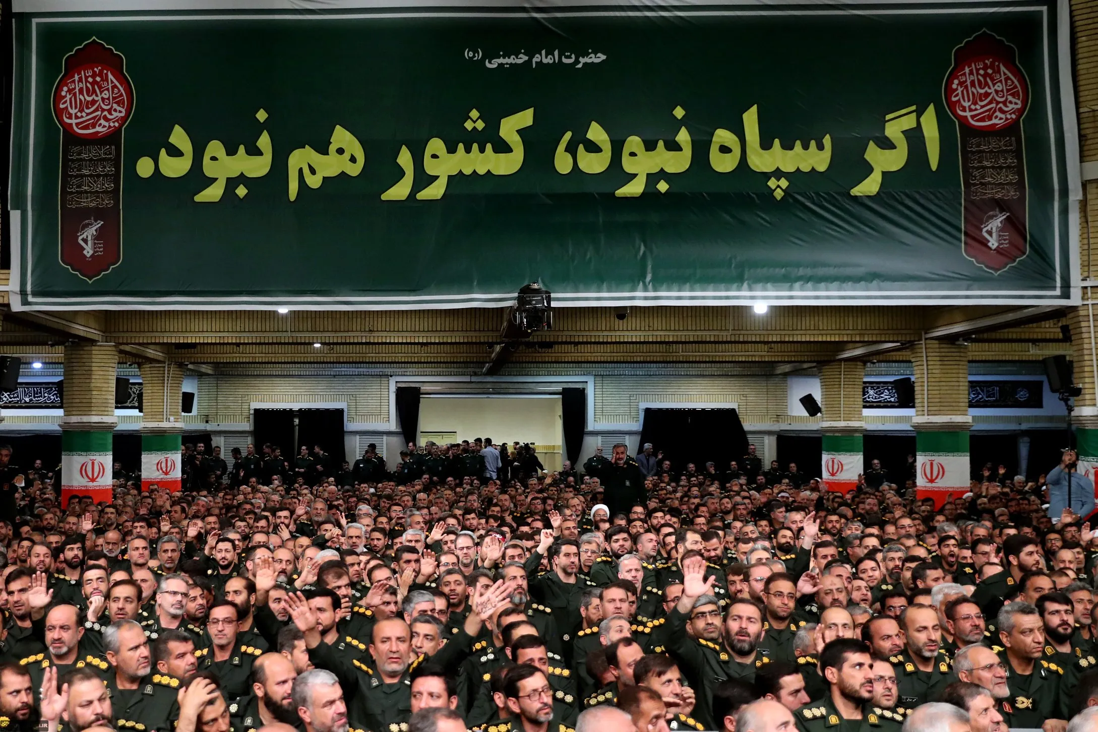 Khamenei Hails IRGC, Vows to Expel America from Region 